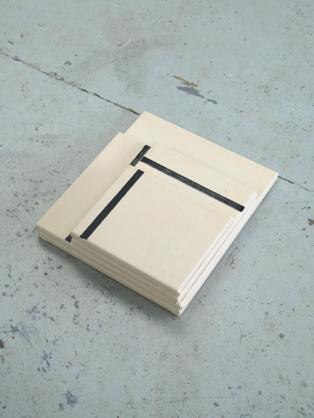 Disentangled at a single stroke, oil on canvas, 10 x 40 x 35 cm, 2019